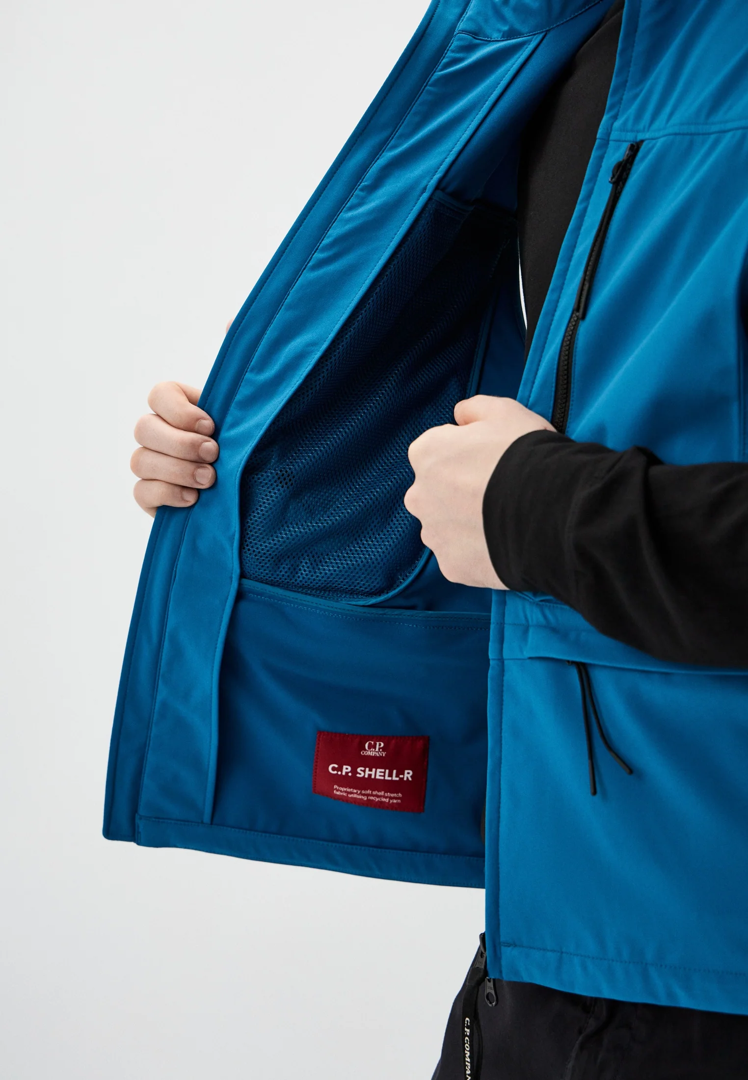 Cp Company Shell Utility Lens Gilet in Ink Blue - Image 3