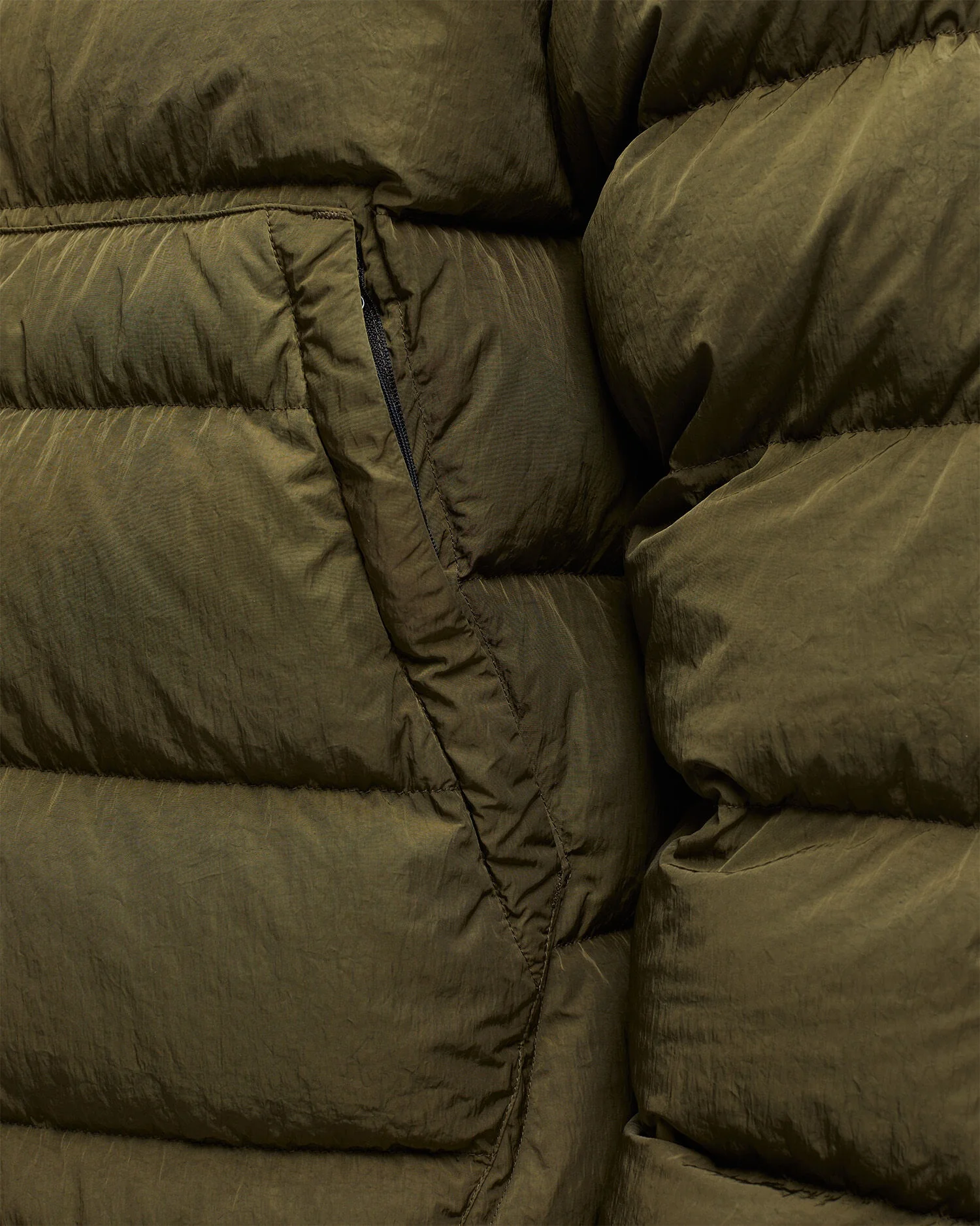 Cp Company Eco-Chrome R Goggle Down Jacket in Ivy Green - Image 6