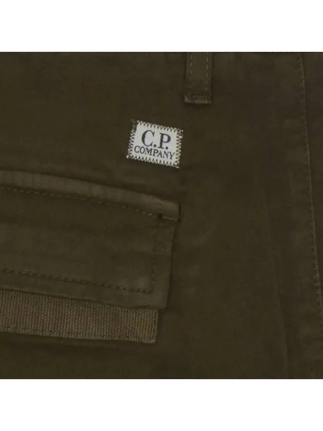 Cp Company 124A Stretch Satin Lens Cargo Pants In Ivy Green - Image 4